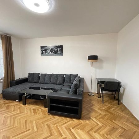 Apartman Jnj Velkomoravska Apartman Alamóc Kültér fotó