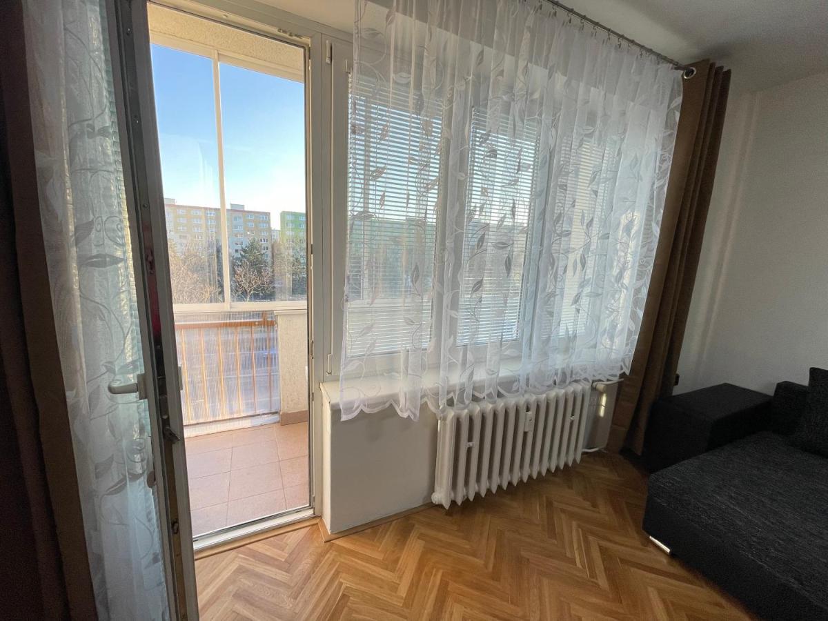 Apartman Jnj Velkomoravska Apartman Alamóc Kültér fotó