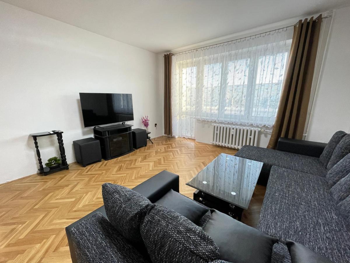 Apartman Jnj Velkomoravska Apartman Alamóc Kültér fotó